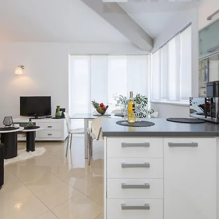 度假居 Adorable House Lilla-with Pool-near Old Town